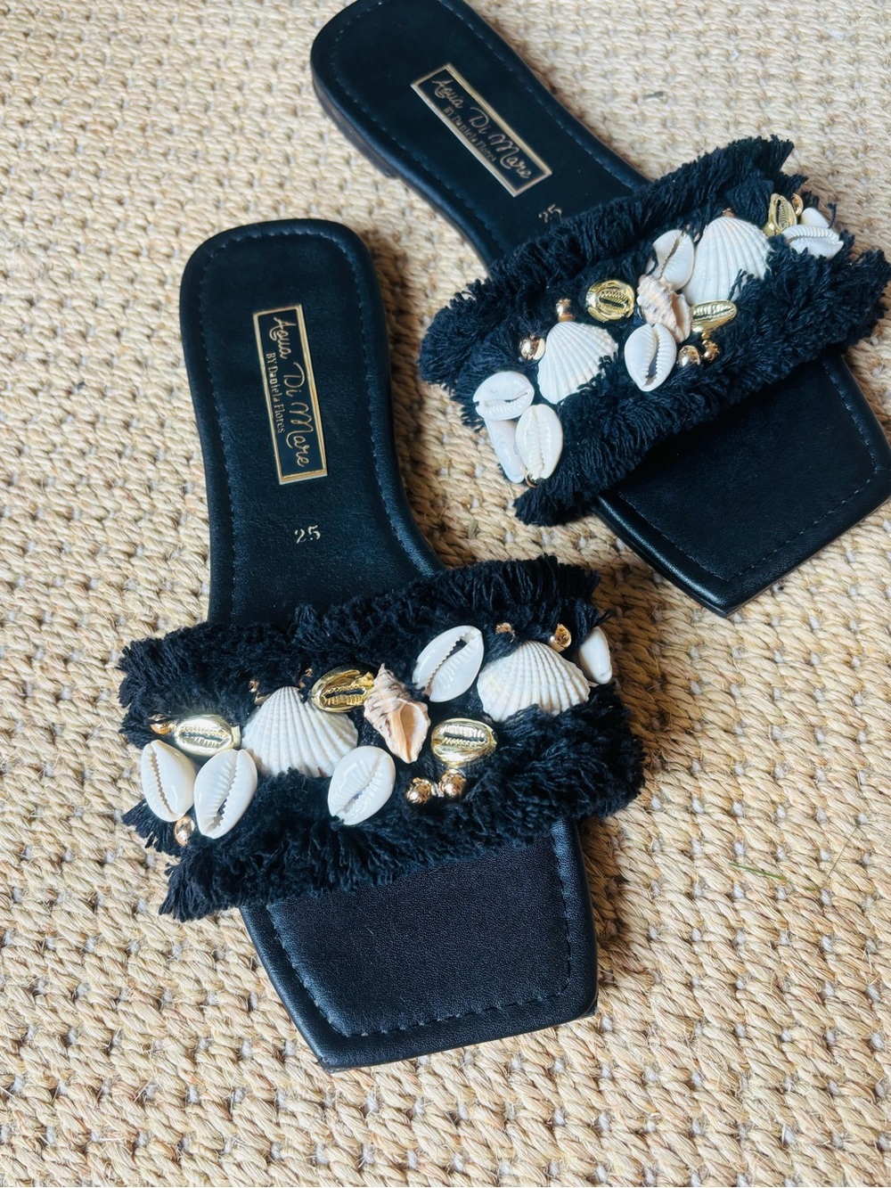 Seashell Fringe Slide Sandals Black Gold Size 8